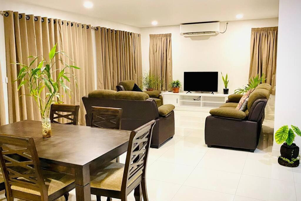 Lovely 4-Bedroom Holiday Home With Free Parking. Lautoka Exteriér fotografie