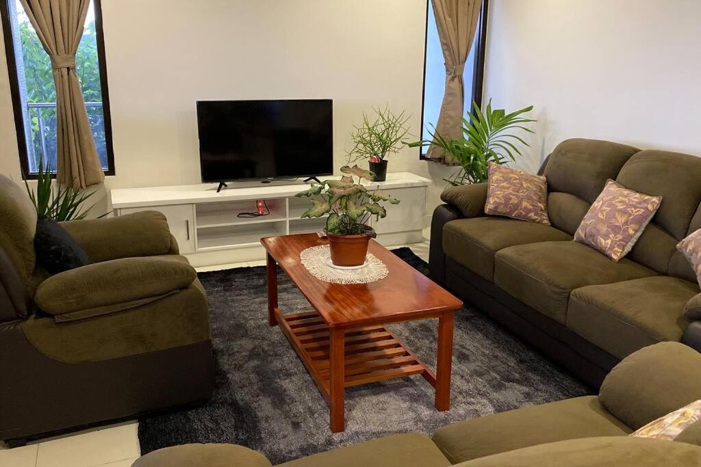 Lovely 4-Bedroom Holiday Home With Free Parking. Lautoka Exteriér fotografie