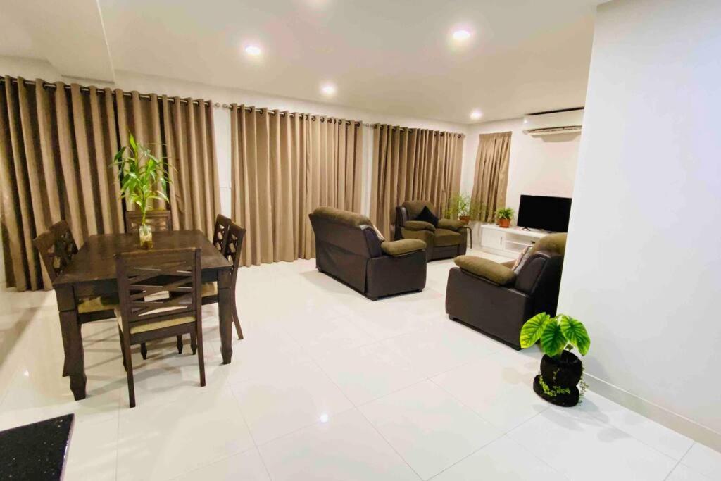 Lovely 4-Bedroom Holiday Home With Free Parking. Lautoka Exteriér fotografie