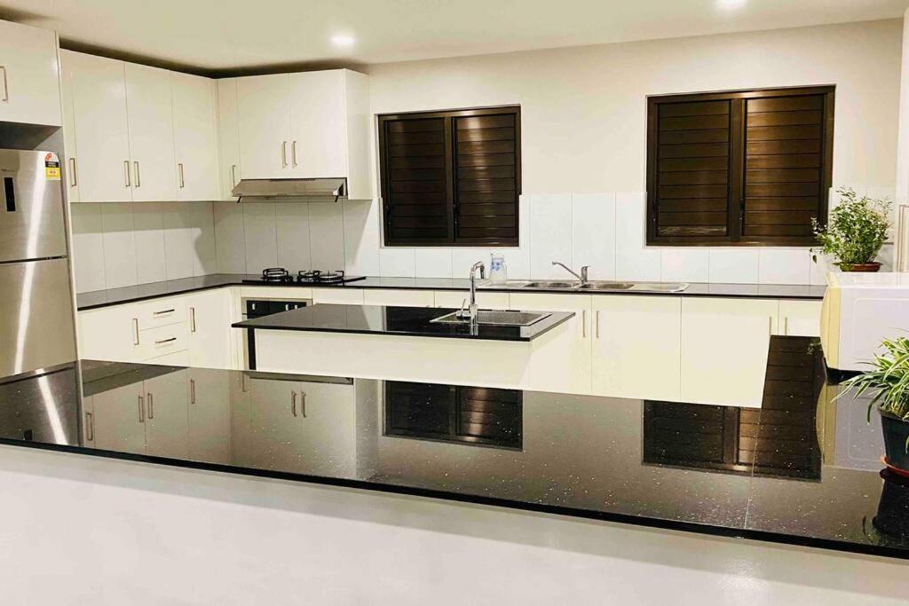 Lovely 4-Bedroom Holiday Home With Free Parking. Lautoka Exteriér fotografie